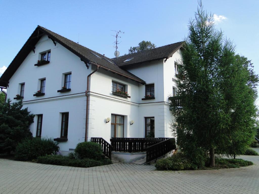 Villa Zerotin Penzion Bed & Breakfast Velké Losiny Extérieur photo